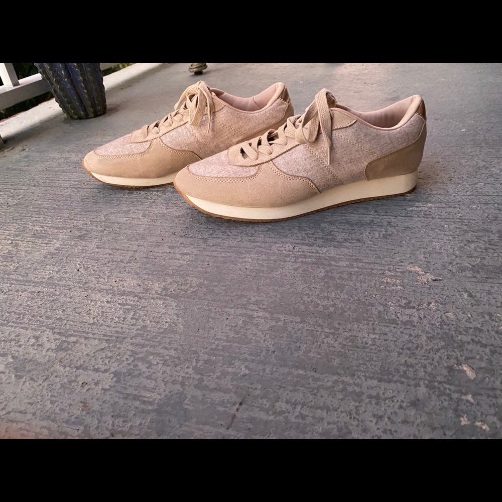 Beige/ light pink sneakers